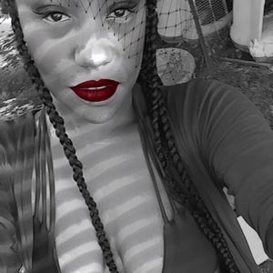 Meet your Posher, Alexandrea